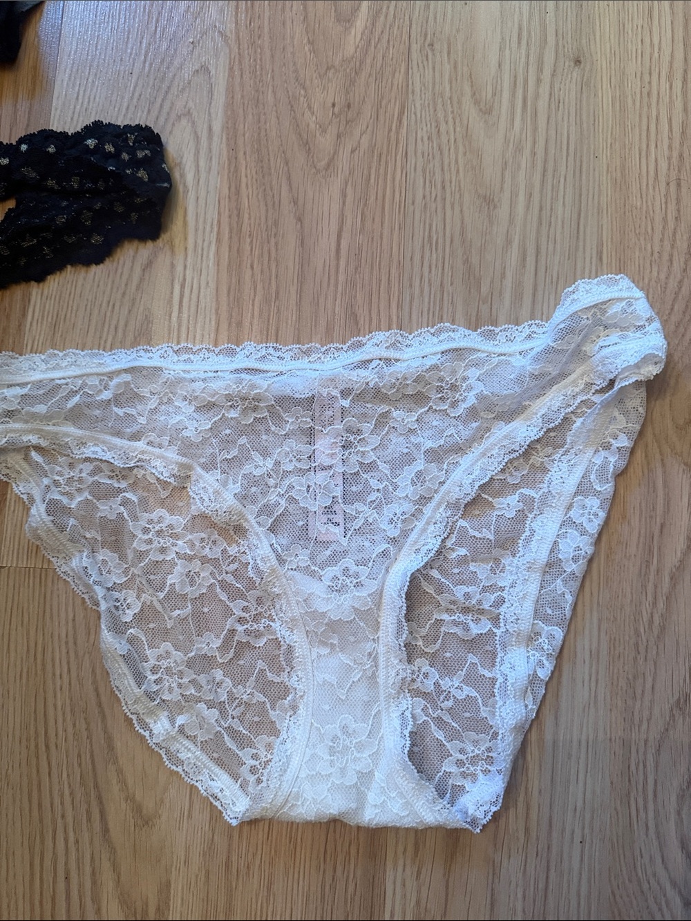 Victoria’s Secret Womens Lace & Cotton panty bundle size small and medium - Picture 11 of 12